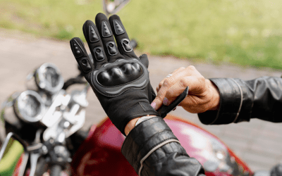 Come Scegliere dei Guanti da Moto